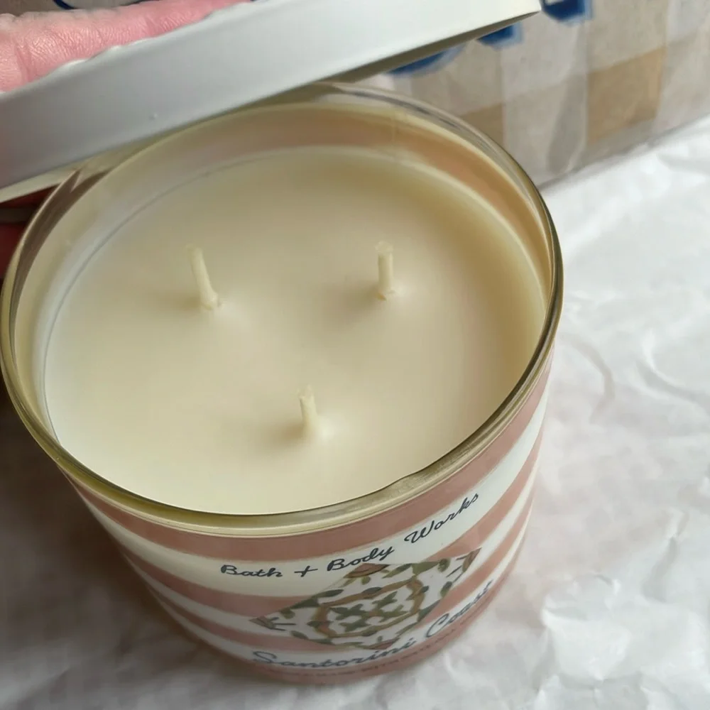 Santorini Coast Bath and Body Works 3wick candle - Picture 4 of 4